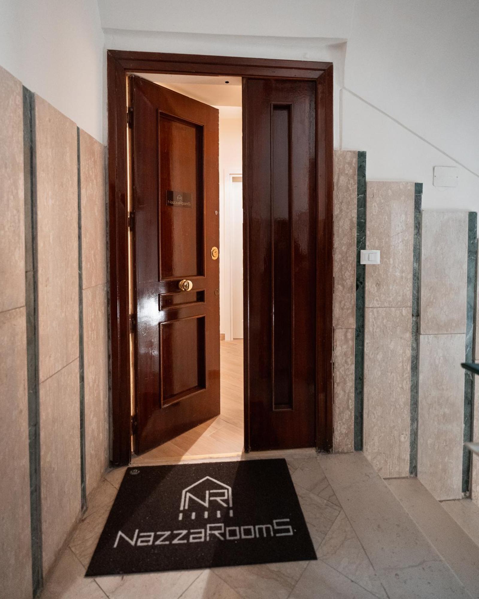 Nazzarooms Naples Luaran gambar