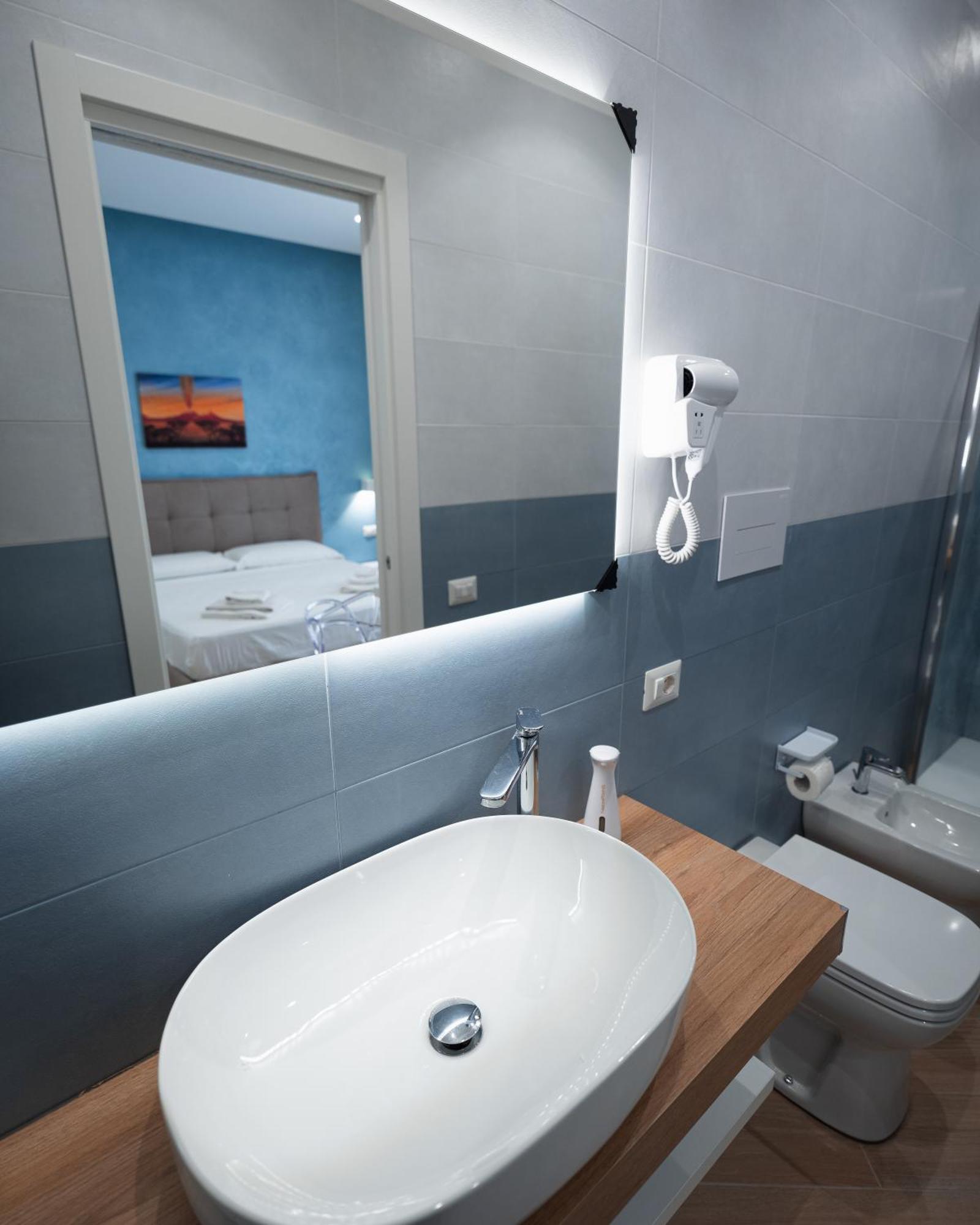 Nazzarooms Naples Luaran gambar